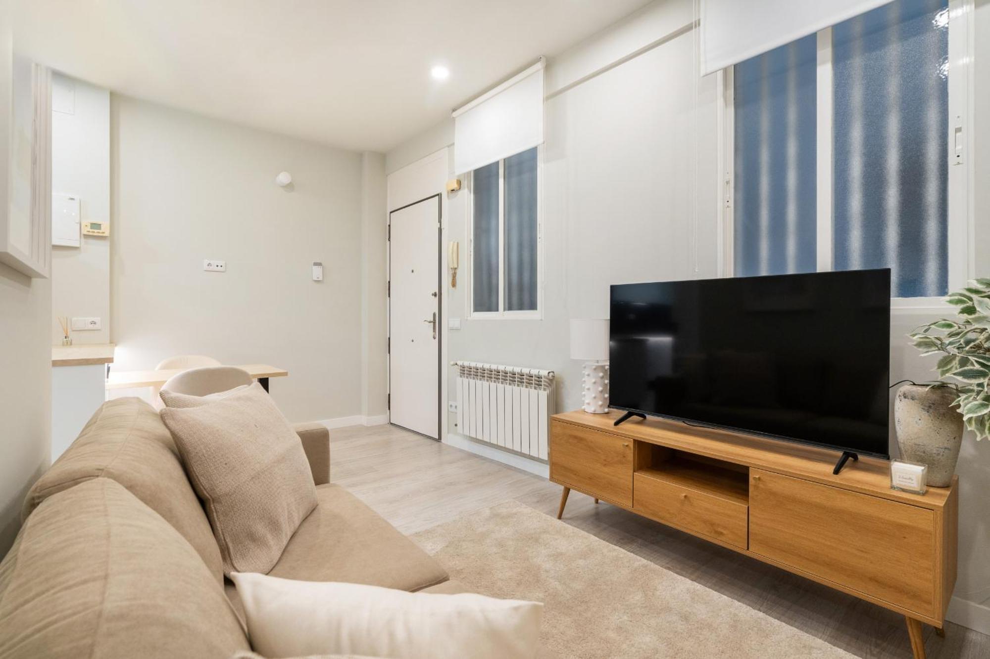 Apartamento Reformado En Metro Ibiza Alquiler Temporal — Fotos 1